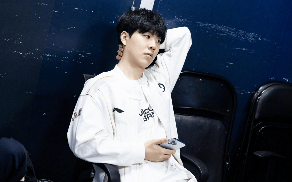 咬牙切齿背 咬牙切齿背